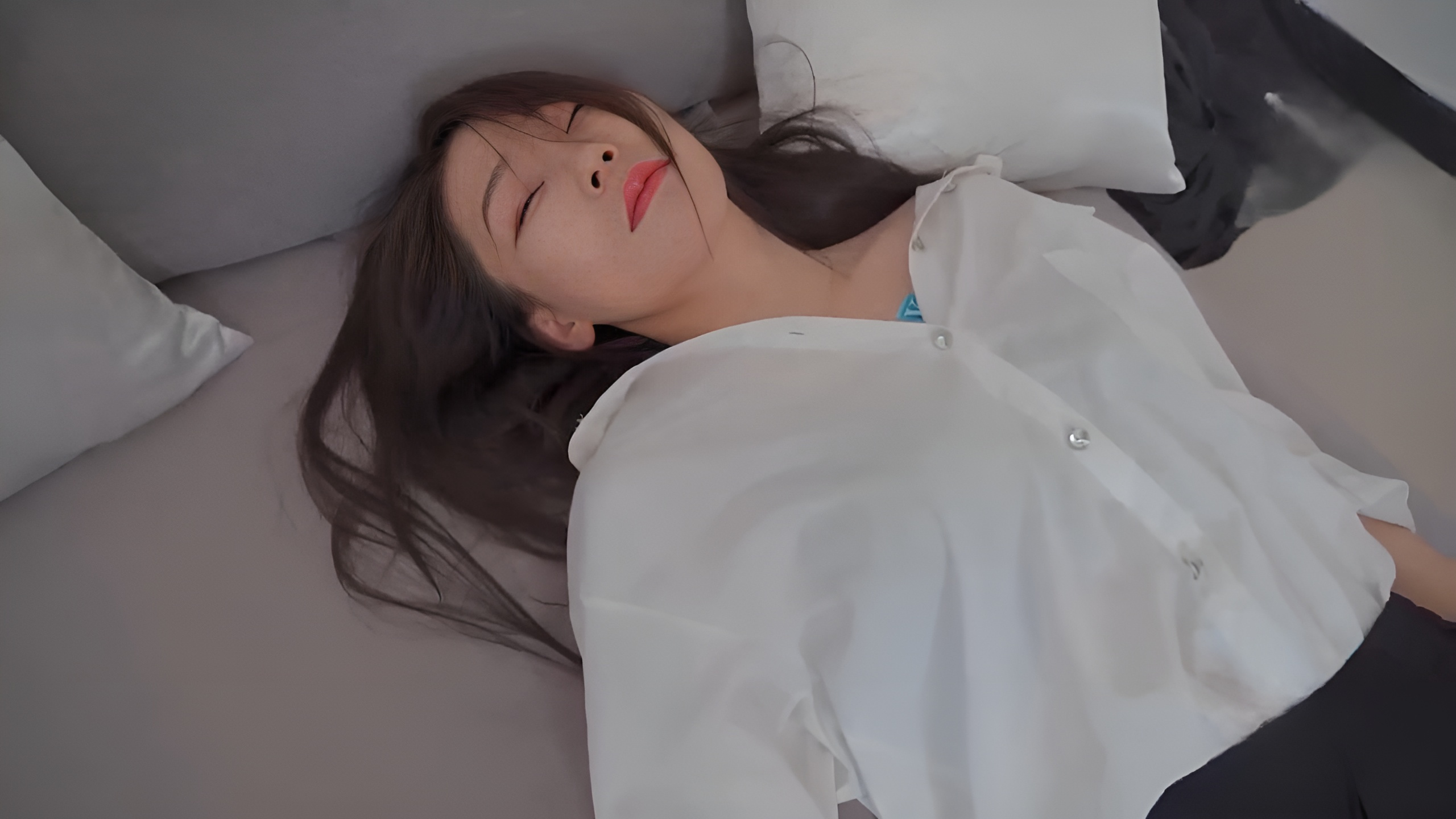 XKG-115 喝醉的女孩在不知情的情況下被同事操了
