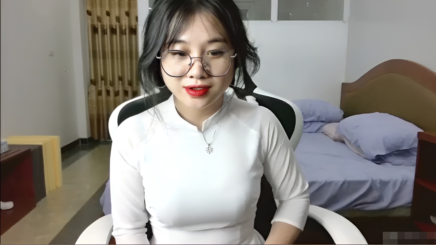 Anna Gau 現場奧黛表演